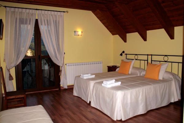 Hostal Rural Casa Parda Tramacastilla de Tena Zimmer foto